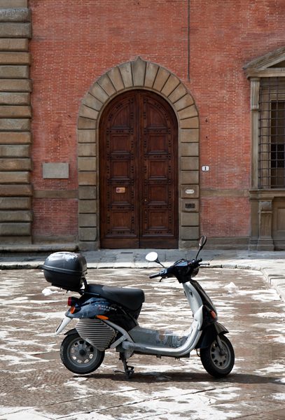 Vespa, Italy