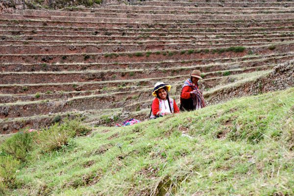 Women Sitting, Peru